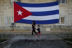 Kuba zpřístupní lidem internet v mobilu, službu si ale málokdo bude moct dovolit