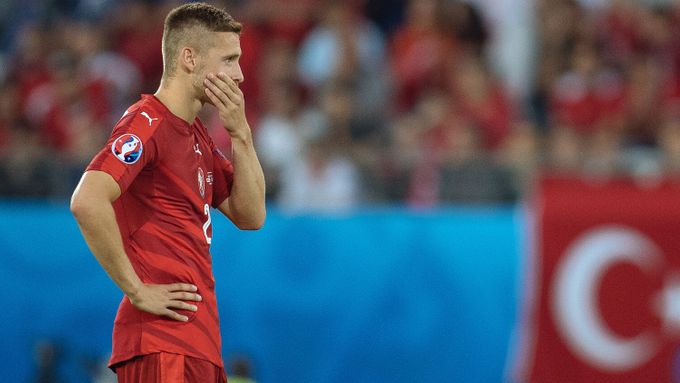 Zklamaný Pavel Kadeřábek. Češi po Euru klesli v žebříčku FIFA.