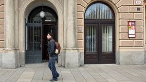Komu Západočeská univerzita v Plzni odebrala ve 2011 titul?