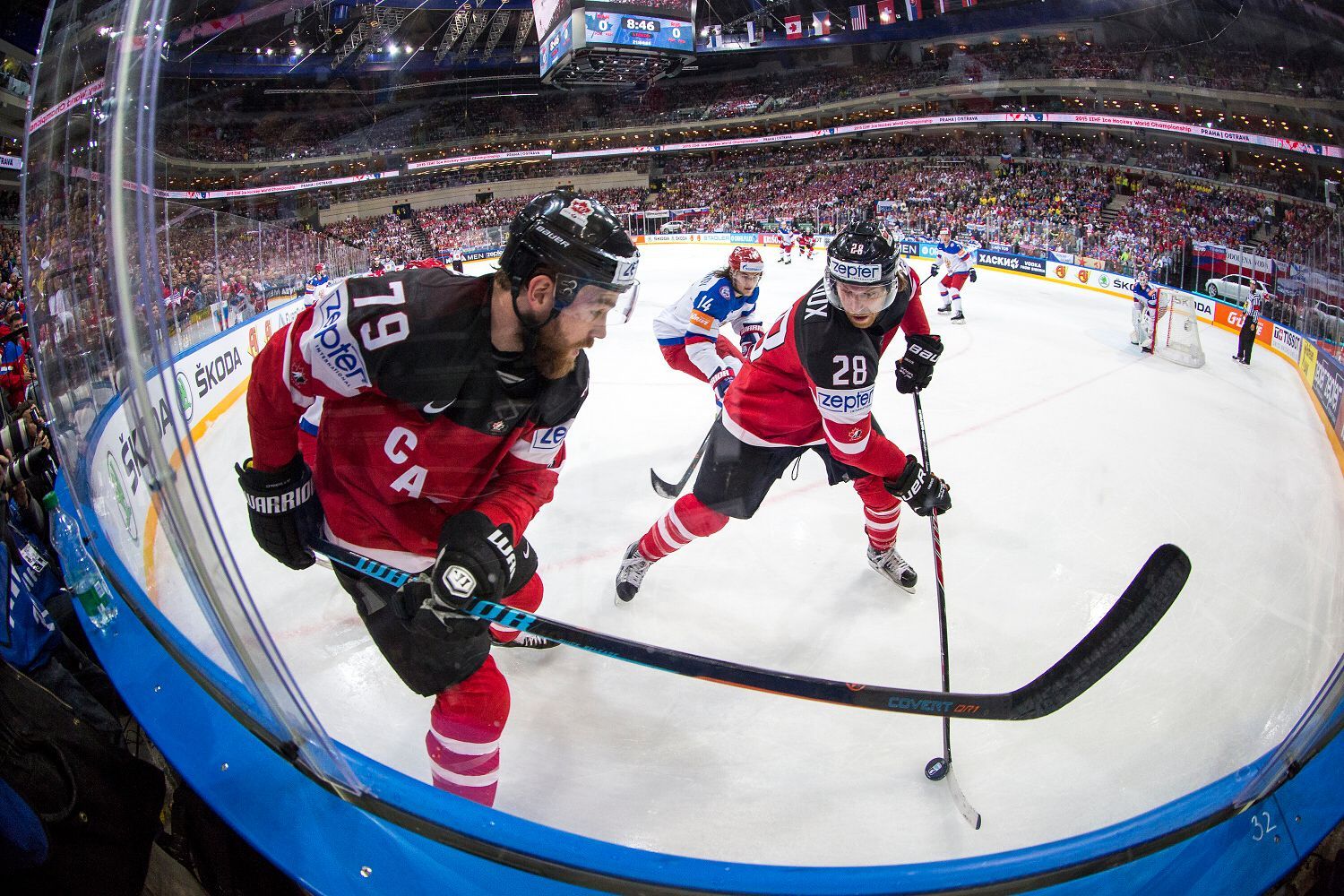 MS 2015, finále Kanada-Rusko: Ryan O'Reilly (79) a Claude Giroux