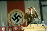 Válečný historický velkofilm Otakara Vávry Dny zrady (1973). Hitlera si tu zahrál rodilý Berlíňan Gunnar Möller.