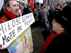 Za svá práva v Polsku gayové stále demonstrují
