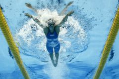 Phelps má třetí zlato, Chocová nejlepší český výsledek