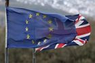Britů, kteří chtějí zůstat v EU, přibývá. Brexit odmítá 53 procent z nich