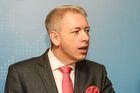 Ministr Chovanec prodělal komplikace, je mimo ohrožení