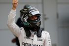 Rosberg nedal v Suzuce soupeřům šanci a míří za titulem. Hamilton po špatném startu zachránil pódium