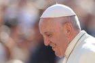 František překročil propast, nabízí homosexuálům rodinu a štěstí. Mladý papež