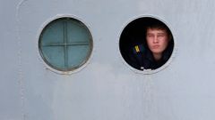 Ruští námořníci opustili Francii, kde se učili s lodí třídy mistral