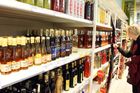 ČOI: Alkohol neznámého původu je stále na trhu