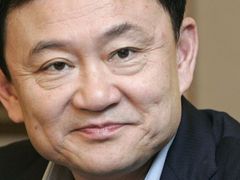 Thaksin Shinawatra je od minulého měsíce opět v dobrovolném exilu v Londýně, jeho osobnost ale nepřestává thajskou společnost polarizovat