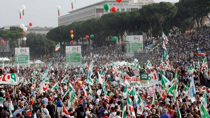 Protivládní demonstrace v Římě