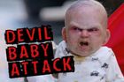 VIDEO Ďábelské mimino děsí New York a baví celý internet
