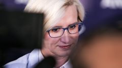 Konec ministryně (sebe)obrany. Šlechtová zprvu budila i naděje, pod tlakem ale chybovala