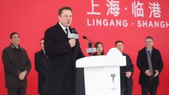 Elon Musk Šanghaj Čína otevření továrna