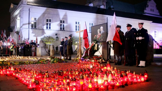 Polská připomínka obětí smolenské tragédie.