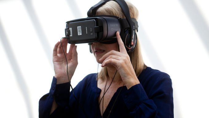 Aplikace pro virtuální realitu Edie přibližuje život pacientů s demencí.