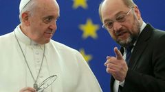 Papež František a Martin Schulz v Evropském parlamentu