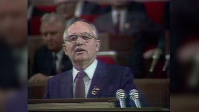 „Putinovi jsem radil, aby odešel. Ty klany kolem něj se musely vykořenit“ Záběry z přelomových chvílí Gorbačovova života.