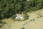 Voda ustupuje, ale lidem stále hrozí smrtelná onemocnění. Srí Lanku čekají měsíce práce na obnově
