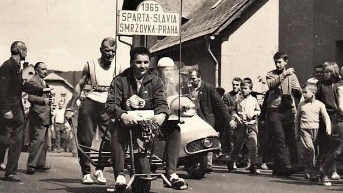 Cesta trakařem ze Smržovky do Prahy