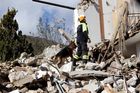 Střední Itálii zasáhlo zemětřesení. Domy znovu postavíme, slíbil premiér