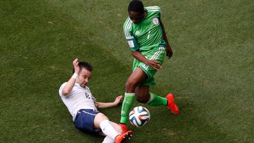 MS 2014, Francie-Nigérie: Mathieu Valbuena - Ahmed Musa