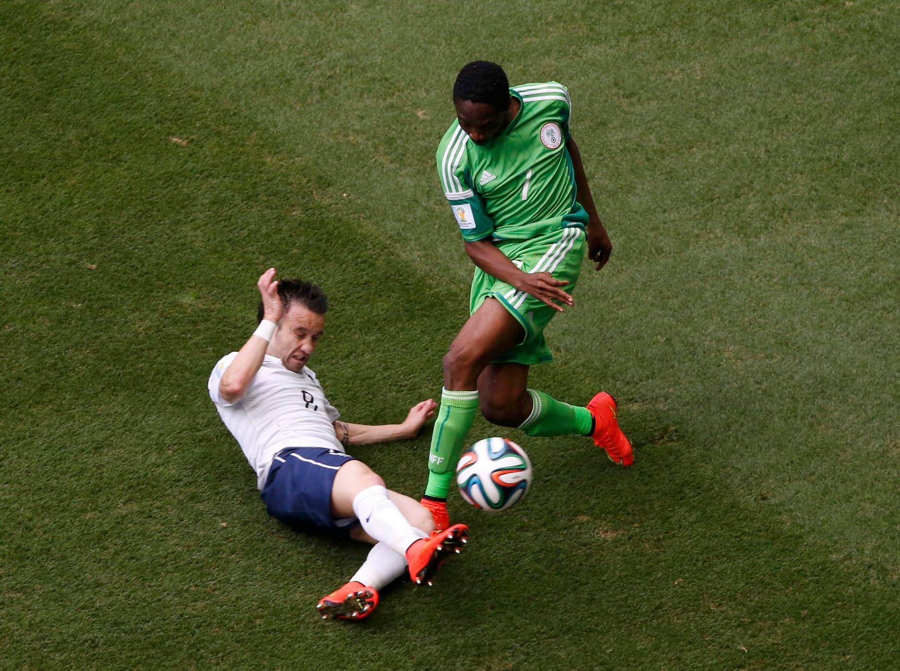 MS 2014, Francie-Nigérie: Mathieu Valbuena - Ahmed Musa