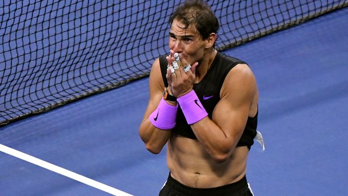 Rafael Nadal slaví triumf na US Open 2019. Letos bude v New Yorku chybět.