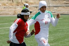 Osm íránských fotbalových reprezentantek jsou prý muži
