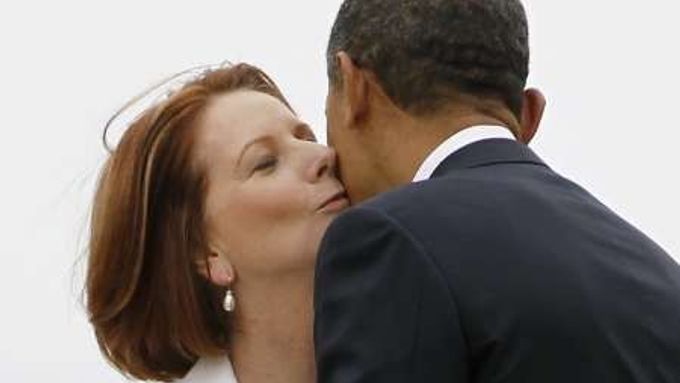 Premiérka Gillardová vítá Baracka Obamu v Austrálii.