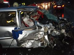 V neděli 16. května 2010 krátce před osmou večer se na vodou pokryté silnici u Frýdlantu nad Ostravicí srazila tři auta - BMW, Fiat Punto a VW Polo. Dva lidé se zranili, jeden těžkou nehodu nepřežil.
