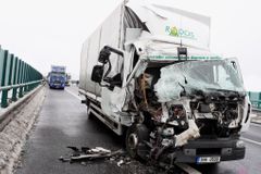 Nehoda u Lovosic zablokovala část dálnice D8
