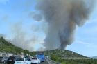 Oblíbené chorvatské letovisko Šibenik ohrožují plameny, Čeští turisté jsou v bezpečí