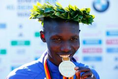 Elitní maratonec Kipsang má potíže s dopingem