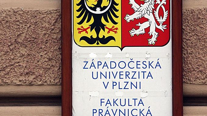 Právnická fakulta v Plzni.