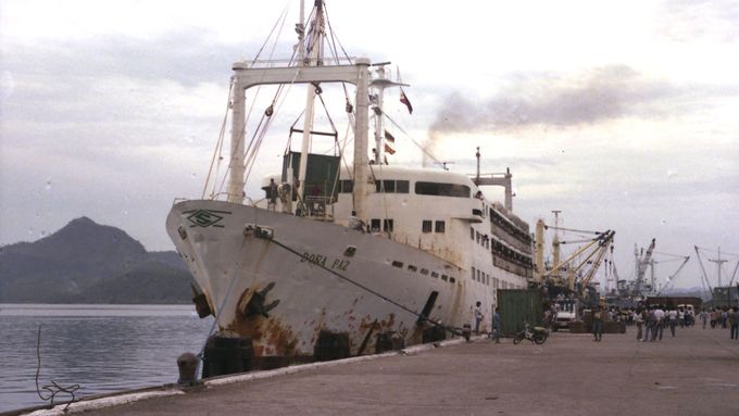 V prosinci 1987 se v zemi stala nejhorší námořní tragédie v mírových dobách. Při srážce trajektu Doňa Paz s tankerem zemřelo více než 4300 lidí.