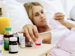 Lidé často užívají nadměrné množství léků, typicky používaných ke zmírnění potíží při chřipce a nachlazení.