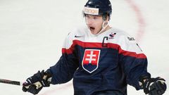 Další veletoč potížisty Réwaye. Nad Slovanem ohrnoval nos, po zámořském krachu tam zamířil