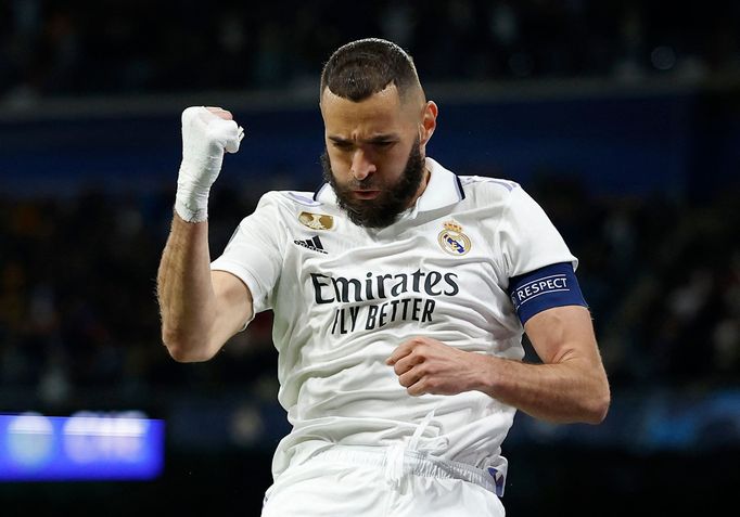 Karim Benzema slaví gól v prvním utkání čtvrtfinále Ligy mistrů 2022/2023 mezi Realem Madrid a Chelsea
