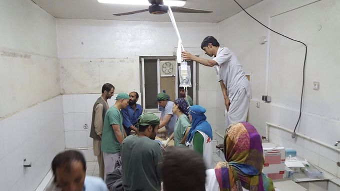 Nemocnice Lékařů bez hranic po bombardování 3. října 2015, Kunduz, Afghánistán