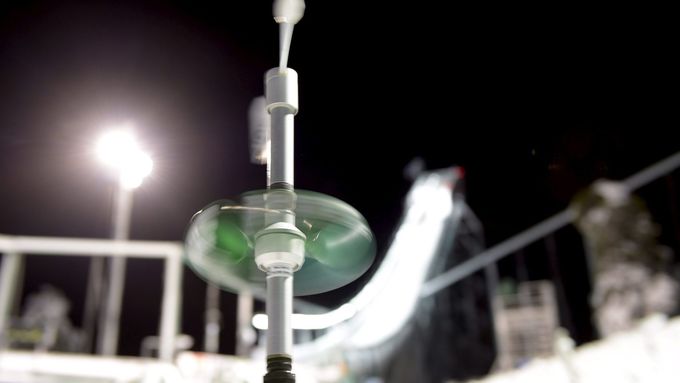 Závod skokanů na lyžích ve finské Ruce musel být kvůli větru zrušen.