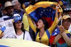 Chceme zdraví a svobodu. Tisíce lidí demonstrují v Caracasu za humanitární pomoc