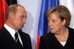 Merkelová vyzvala Putina, aby zatlačil na separatisty na Ukrajině
