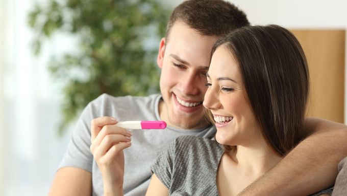 Spotlight moment: Pokrytectví a vybízení k podvodům? Režisérka nahlédla do světa umělé reprodukce