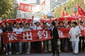 Spor o ostrůvky u Japonska vyvolal v Číně masivní demonstrace
