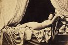 Félix Jacques Moulin: Ženský akt (dílo z roku 1856 je připisováno Moulinovi, albuminový stříbrný tisk). Ze sbírek Muzea J. Paula Gettyho v Los Angeles.