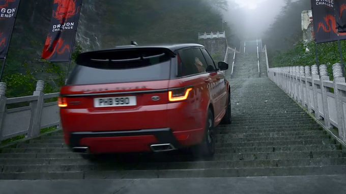 Range Rover Sport vyšplhal k Nebeské bráně