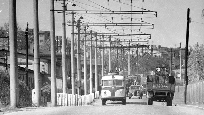 Příběh trolejbusu: V Praze začaly jezdit před 86 lety, první vyjely v Budějovicích
