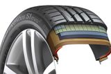 Příspěvkem ke zvýšení bezpečnosti, ale i prvkem, který je komfortní pro řidiče, jsou pneumatiky typu runFlat. I po defektu lze na nich, díky zesíleným bočnicím (na řezu jsou vyznačeny červeně), ujet desítky až stovky kilometrů.