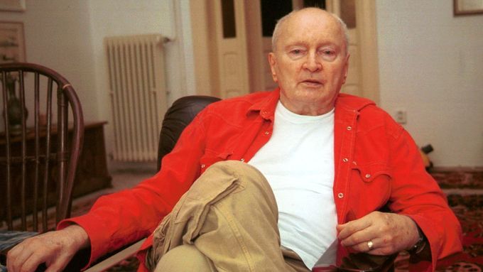 Psychiatr a sexuolog Miroslav Plzák založil první Linku důvěry, k níž se inspiroval u britských samaritánů.